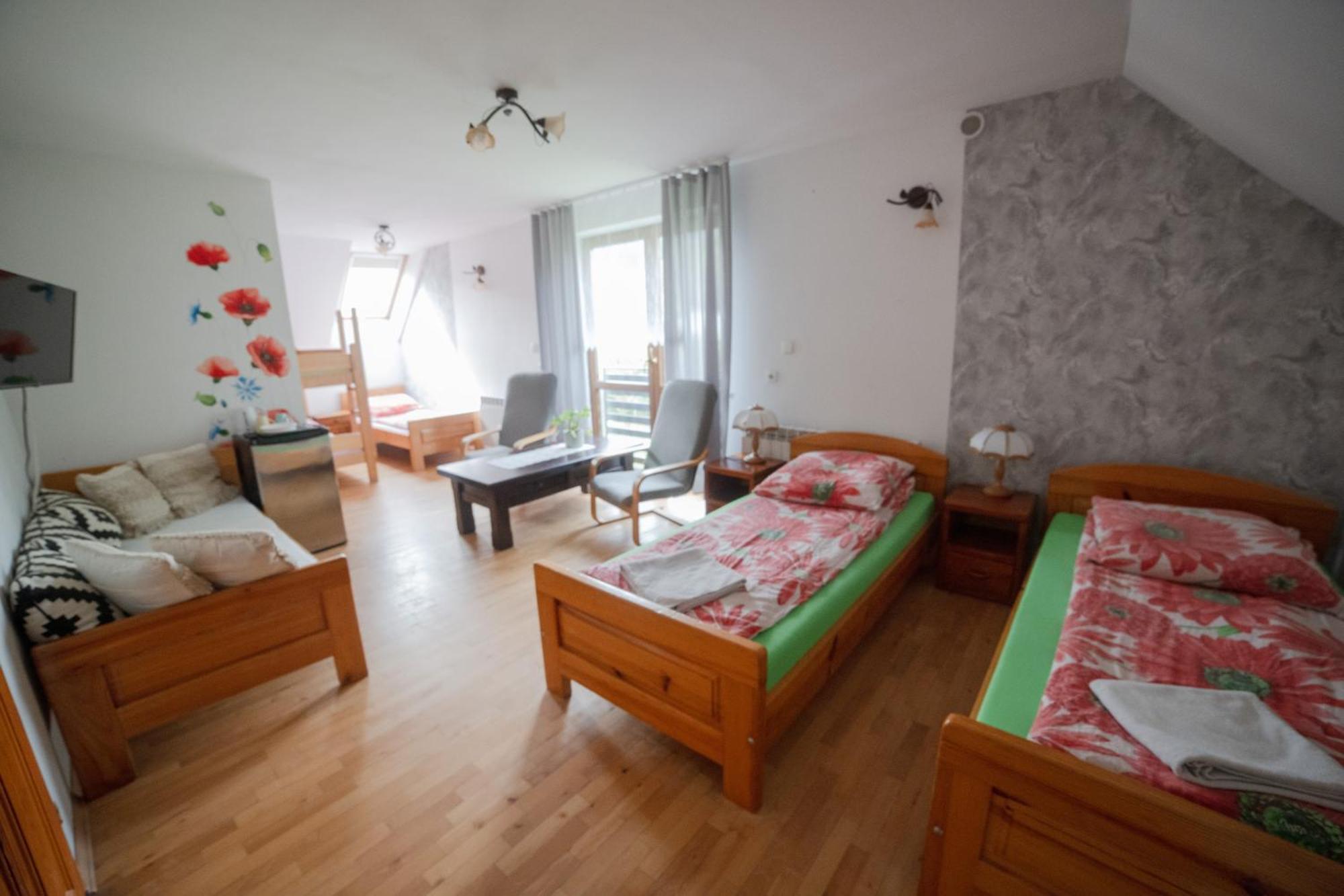 Wisniowy Gaj Villa Ujanowice ภายนอก รูปภาพ